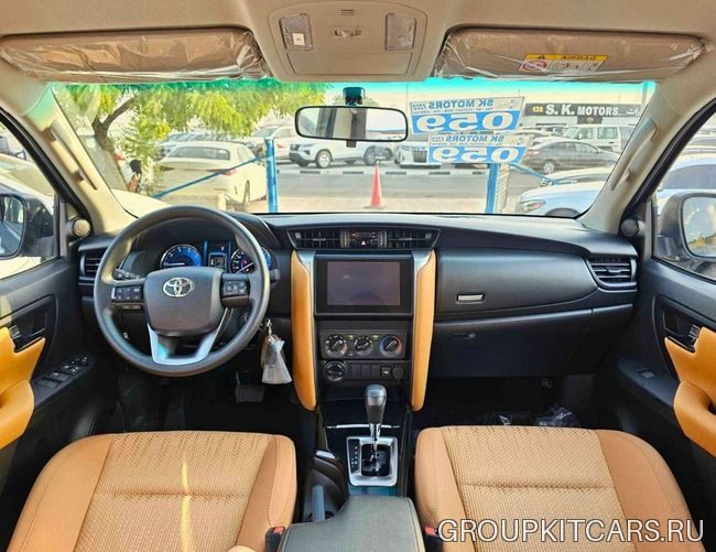 Toyota Fortuner — фото 3