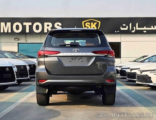 Toyota Fortuner — фото 2